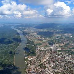 Flugwegposition um 12:39:24: Aufgenommen in der Nähe von Tulln an der Donau, Österreich in 1443 Meter